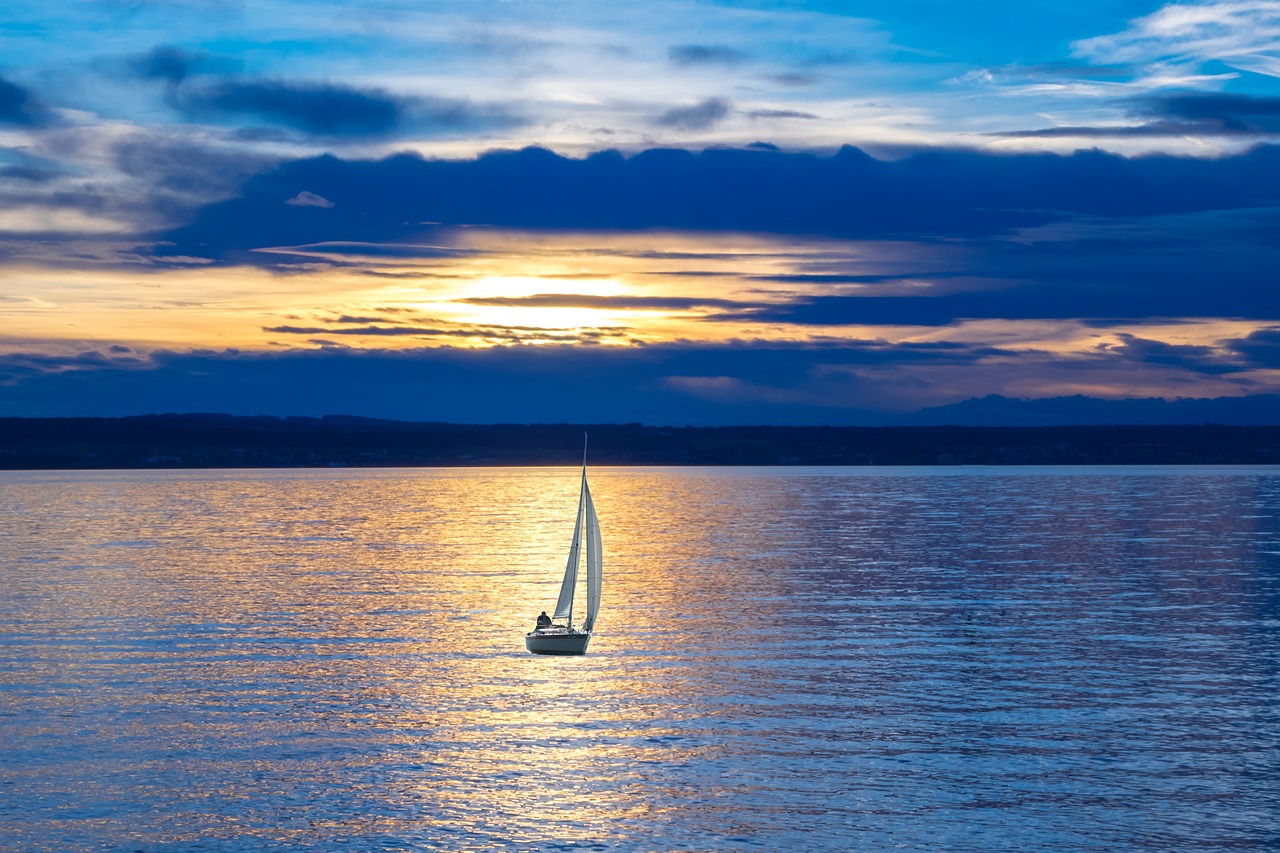 奔驰晚上前面的灯光,不是照亮路,是照亮回家的心 奔驰晚上前面的灯光,不是照亮路,是照亮回家的心
